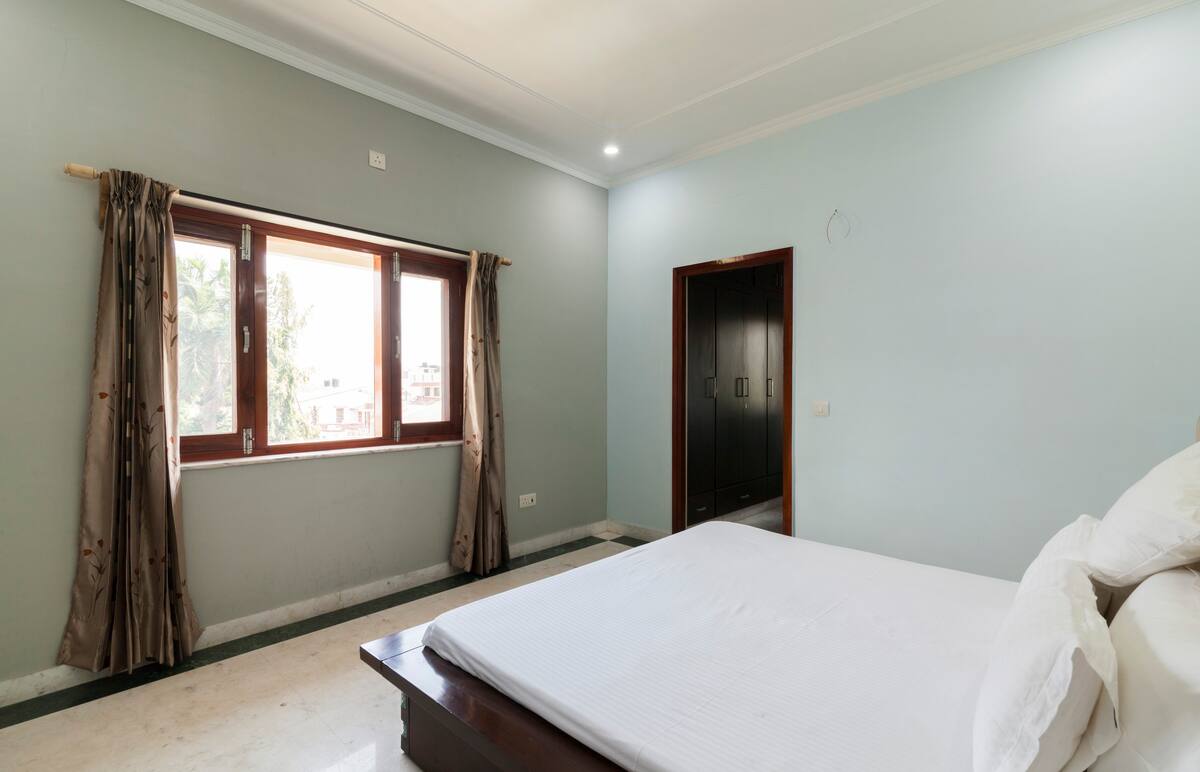 Premium Weekend Home Rejuvenating And Pollution Free - Tap to explore photos