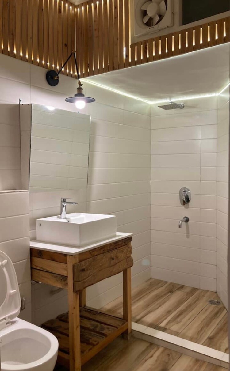 Tiny house STUDIO with kitchenette lawn - Tap to explore photos