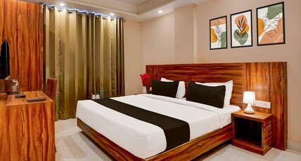 Super Townhouse Alwar Formerly Hotel Lindo Lugar Room Type - Classic with Balcony