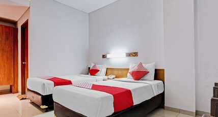 Collection O Riau Near Trans Studio Bandung Formerly Hotel Montameri Room Type - Indonesia Deluxe Twin