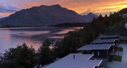 The Rees Hotel and Luxury Apartments Room Type - Lakeside 3 Bedroom Villa