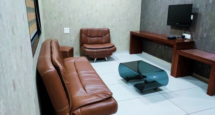 Hotel Green Leaf Residency Room Type - Suite AC Room