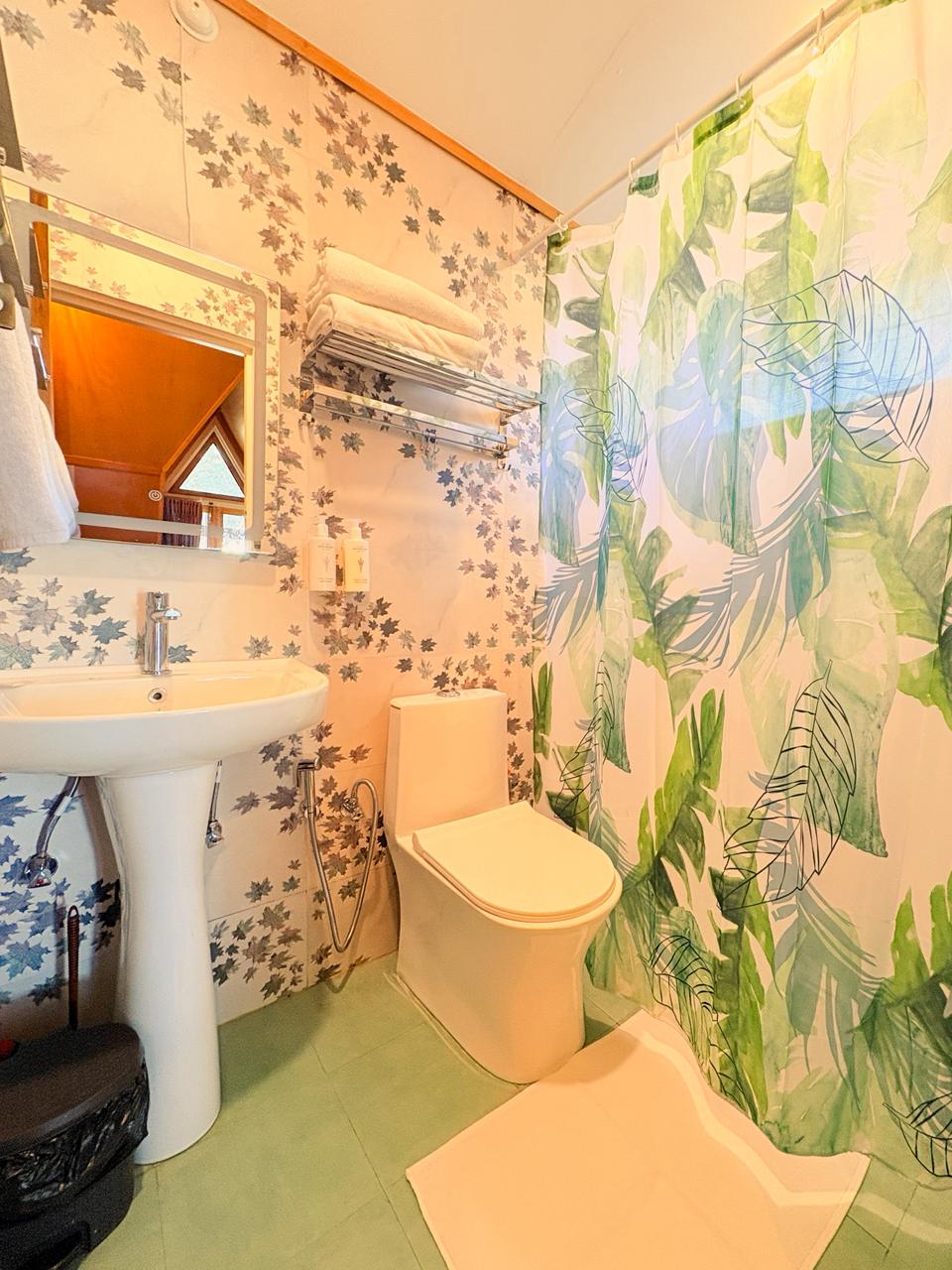 Cedar Breeze Villas - An LVB Experience - Tap to explore photos