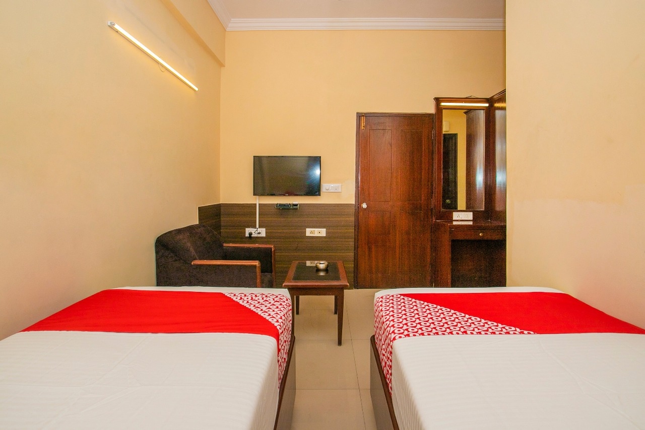 Classic Comforts Hotel - Tap to explore photos