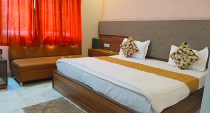 Hotel Ambika Palace Room Type - Deluxe Ac Room