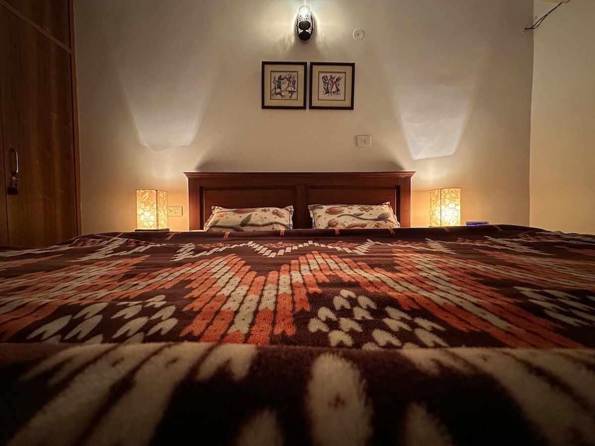 Aryan Homestay Warm Safe Comfortable Living - Tap to explore photos