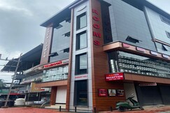 Redbell Suites Kizhisseri