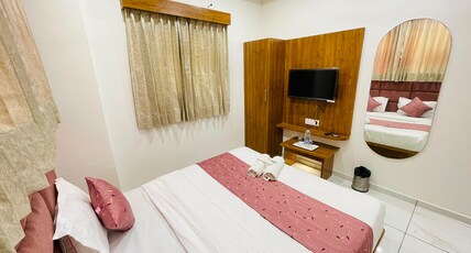 hotel avenue sky Room Type - deluxe room