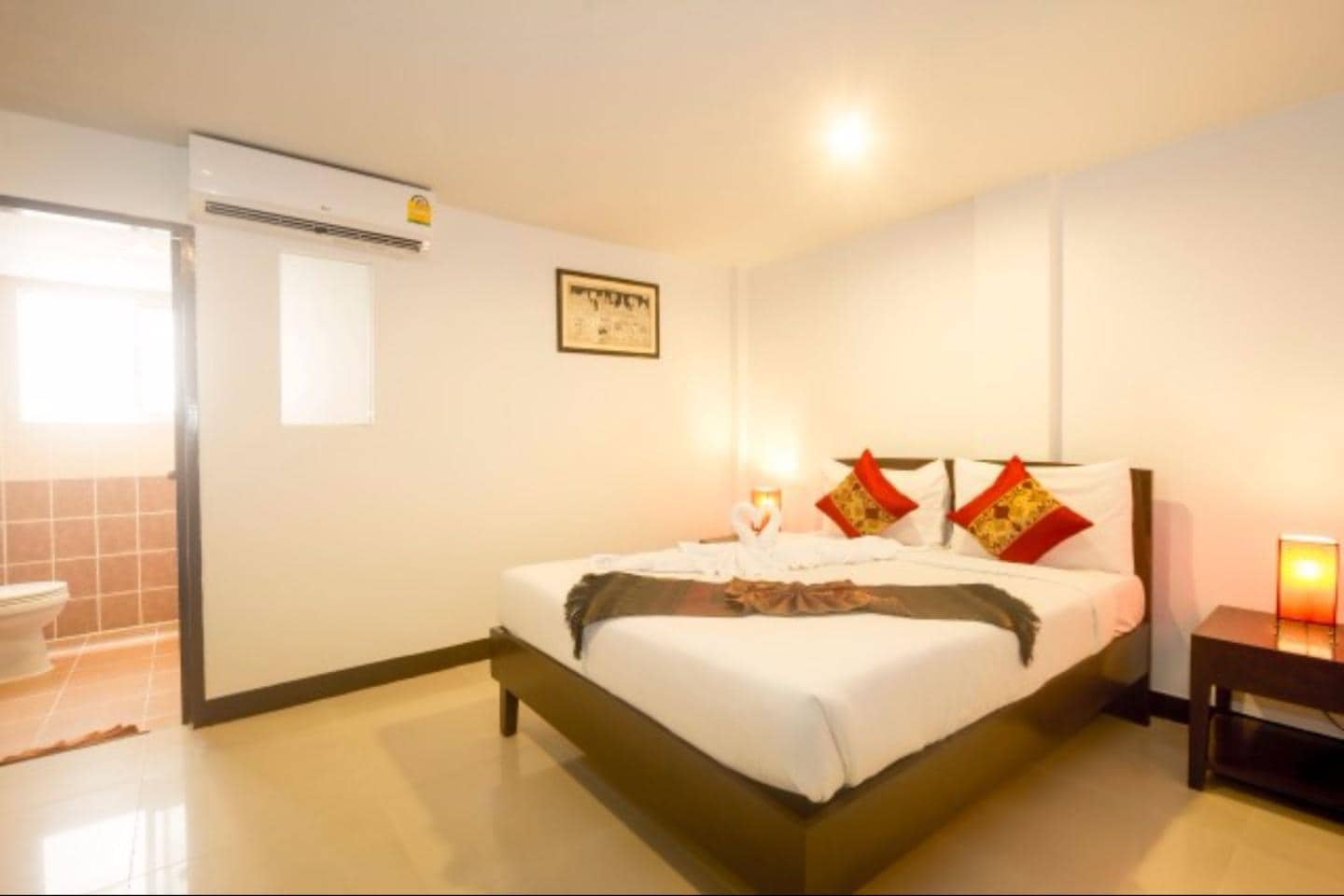 Silver Resortel Phuket - Tap to explore photos