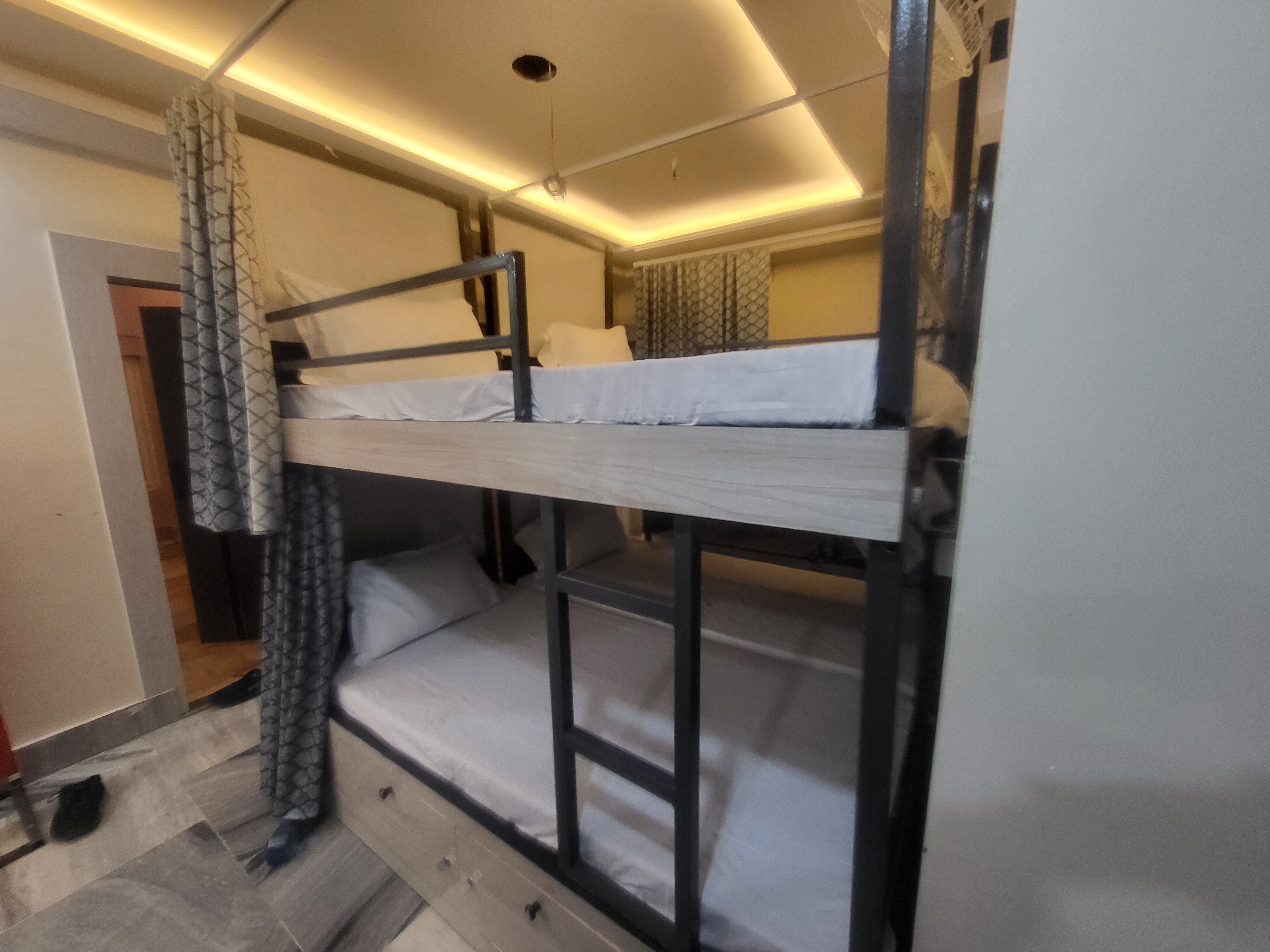 Western Stay Inn 15 Mins Walking From Assi Ghat Varansi - Tap to explore photos