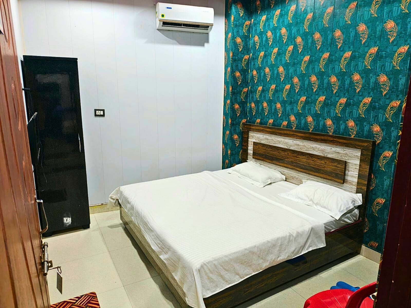 Hotel White Stone, Gonda - Tap to explore photos