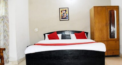 Hotel Krishna Towers Room Type - Deluxe Room - AC