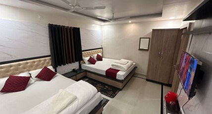 HOTEL KUNJ BIHARI NEAR VISHNUPAD TEMPLE Room Type - Ac Family Room