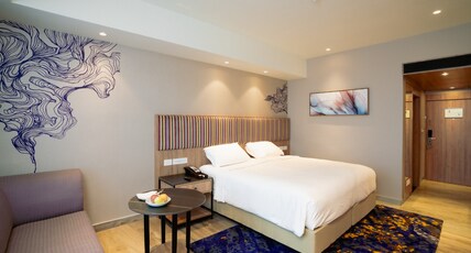Vivanta Kochi Aluva Room Type - Superior Queen Room