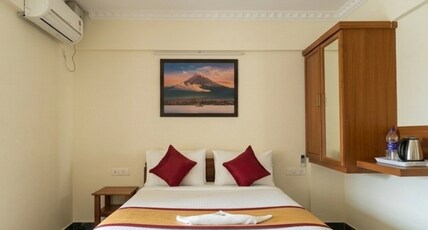 Poptavern Townbridge Room Type - Deluxe room