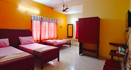 SRI VENKKATRAMANAAS RESIDENCY Room Type - Deluxe Triple