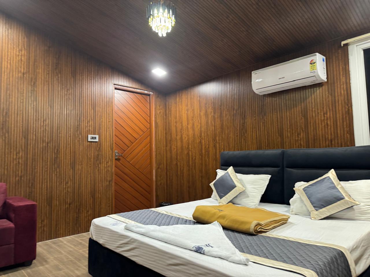 JP Glamping Resorts -Twin house - Tap to explore photos