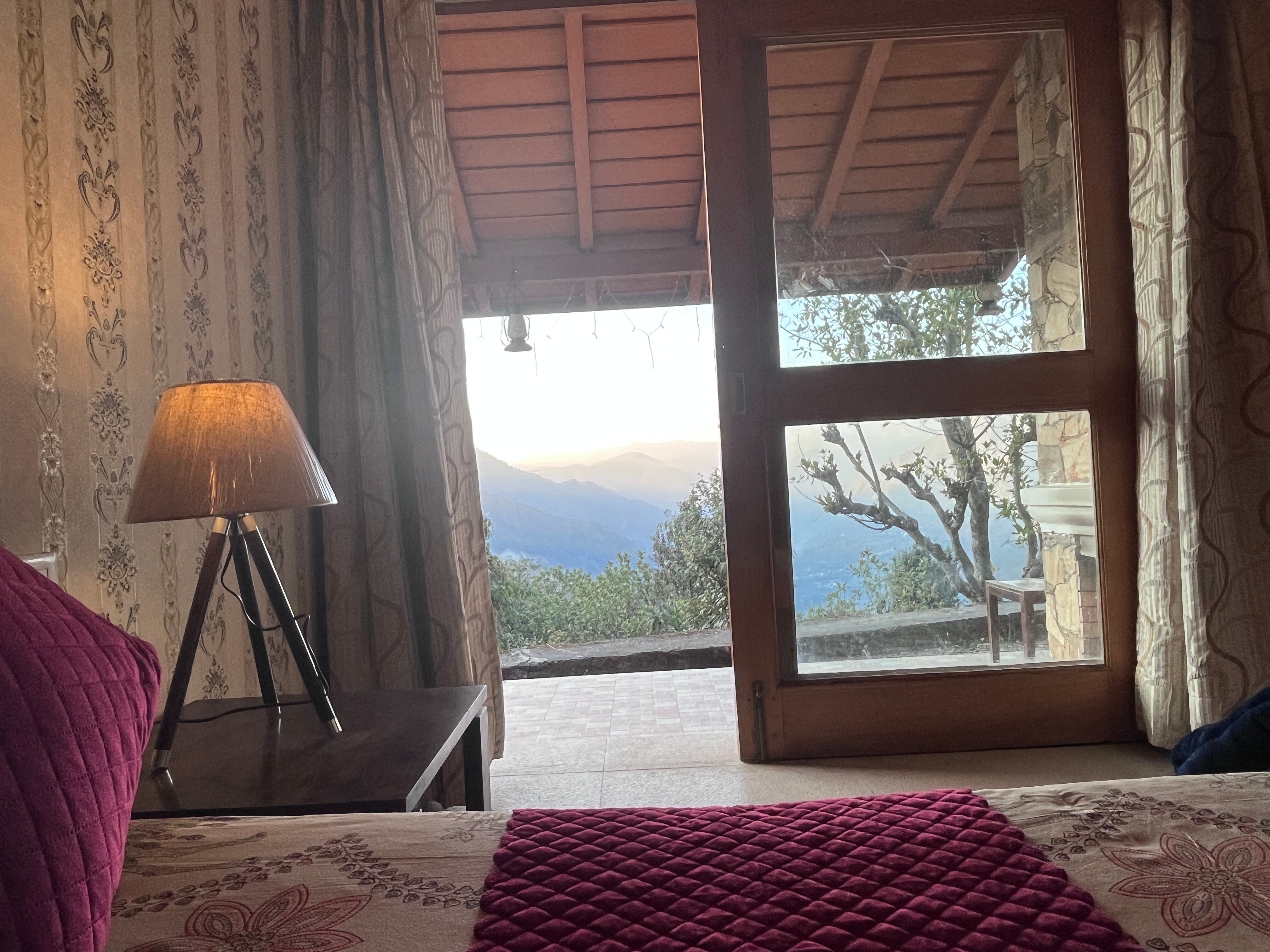 Luxsugero Cottages Premium - Tap to explore photos