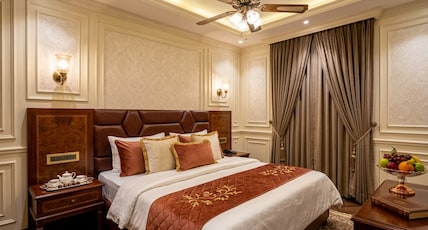 Travana Stays Pitampura Room Type - Superior Room With Balcony Travana Stays Pitampura Room Type - Superior Room With Balcony