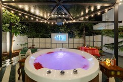 Ohstayz Moonlight | Romantic Jacuzzi Retreat in Bangalore