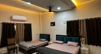 Narmada Garden And Resort Room Type - TRIPLE BED DLX AC ROOM
