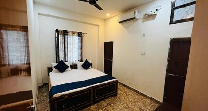 Hotel Shree Om Palace Room Type - Standard Room