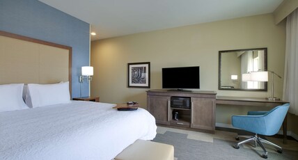 Hampton Inn by Hilton Snyder TX Room Type - 1 KING MICROWV FRIDGE NS