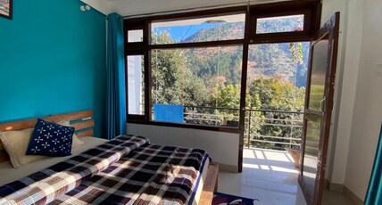 Oak Tree Homestay | Rooms & Kitchen Room Type - Deluxe Room