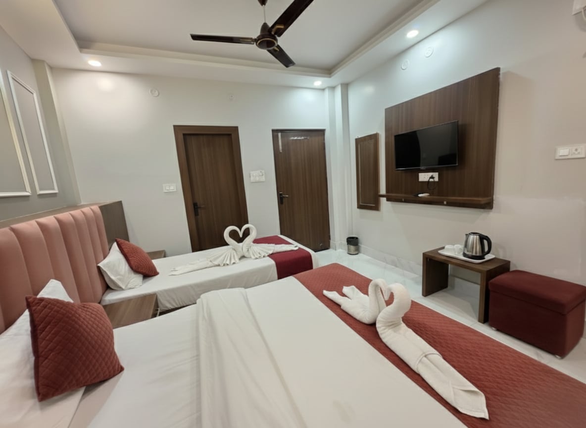 Hotel Shri Ji Palace @ Har Ki Pauri Road - Tap to explore photos