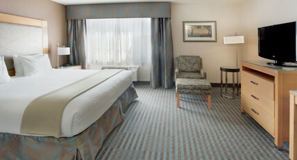Holiday Inn Express Monterey - Cannery Row Room Type - 1 King Standard