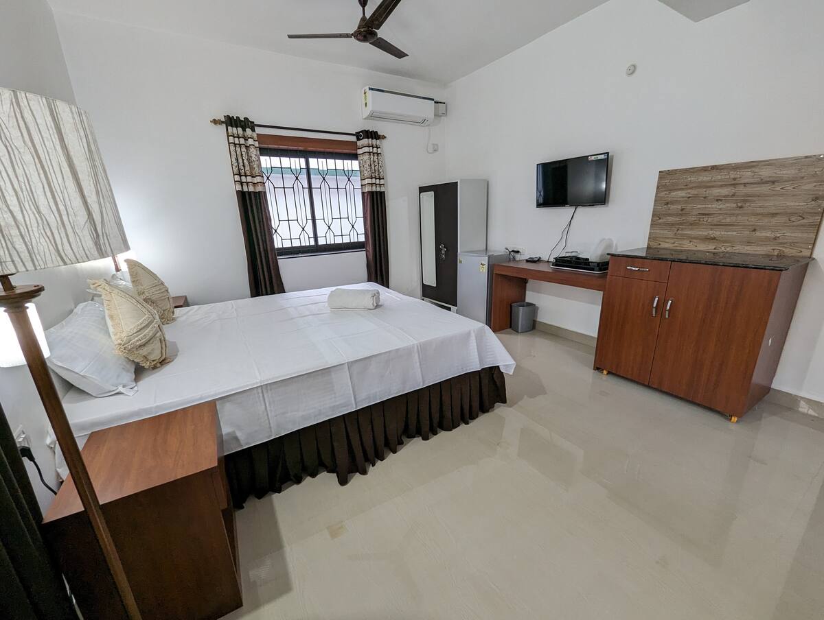 In the Heights Guest House Majorda - Tap to explore photos
