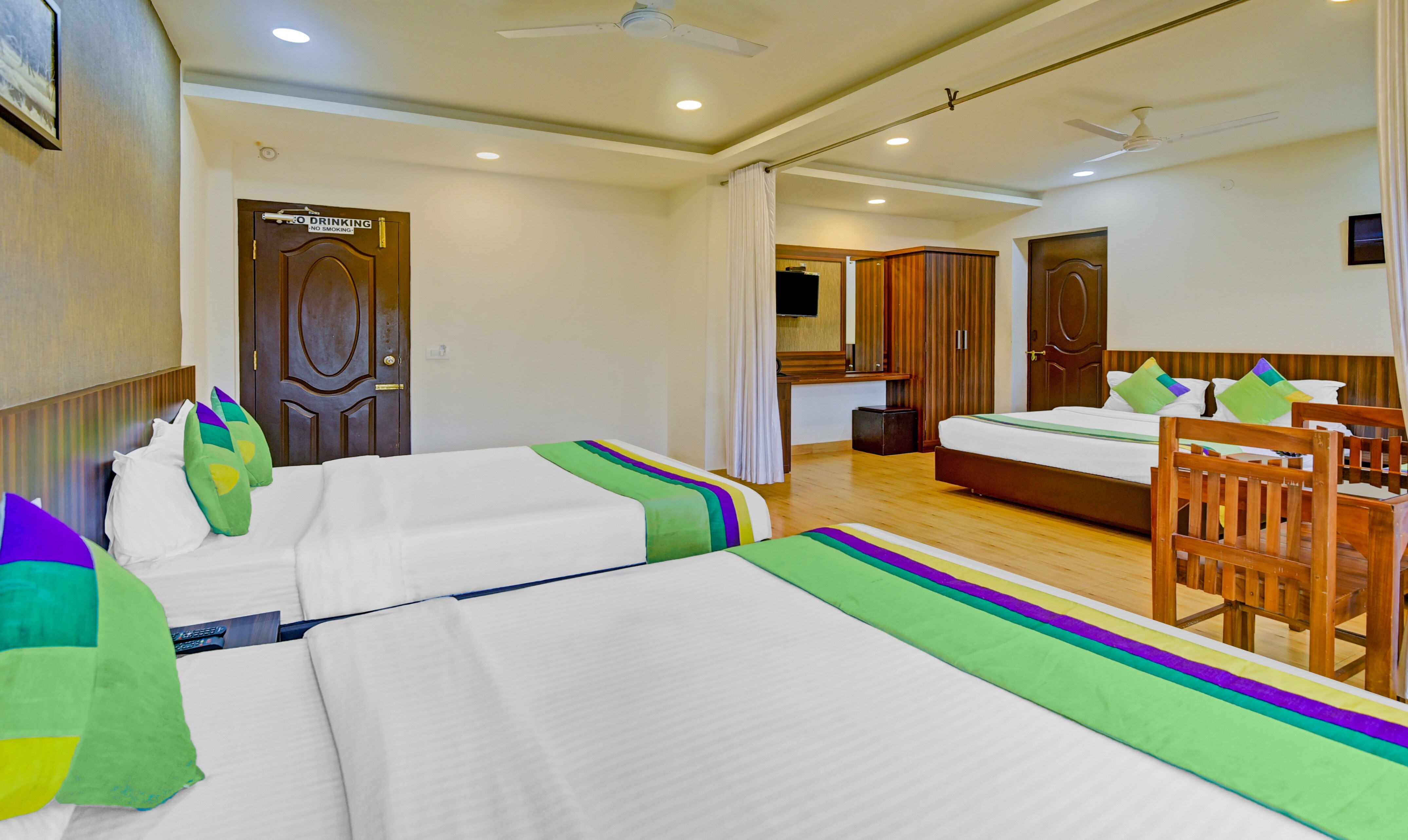 Itsy Hotels Igloo Residency, 400 Meters From Raja Seat Garden - Tap to explore photos