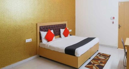 POP 84762E Daya Hotel Room Type - Classic