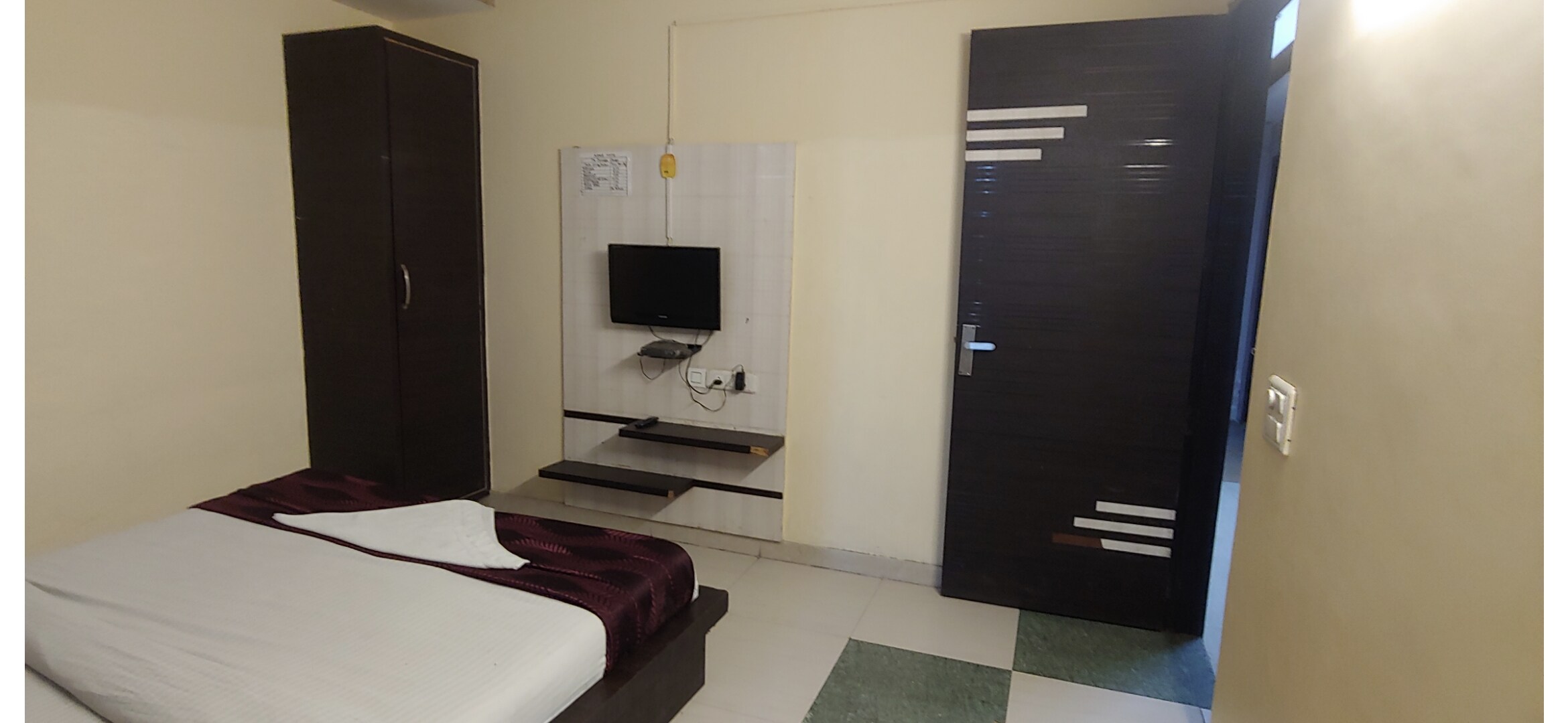 HOTEL STAR - Tap to explore photos