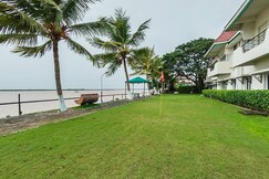 Hotel River Bay