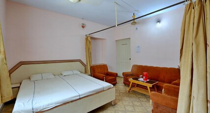 Hotel Pankaj 500meters from Gaya Railway Station Room Type - Deluxe Room AC Hotel Pankaj 500meters from Gaya Railway Station Room Type - Deluxe Room AC