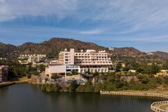 Via Lakhela Lakeview Resort & Spa, Kumbhalgarh
