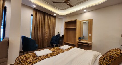 Hotel Mahesh Residency Room Type - Deluxe room
