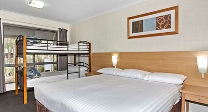 ibis Styles Canberra Eaglehawk Room Type - Standard Room with 1 king bed and 1 bunk ibis Styles Canberra Eaglehawk Room Type - Standard Room with 1 king bed and 1 bunk