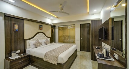 Rudra Royale Hotel Room Type - PLATINUM AC ROOM ( KING SIZE BED)