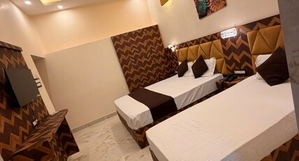 Premium Hotel EXO Room Type - Deluxe Triple Room