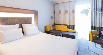 Novotel Bordeaux Lac Room Type - Superior Room - King Size Bed