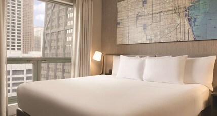 Hilton Chicago/Magnificent Mile Suites Room Type - 1 KING SUPERIOR STUDIO