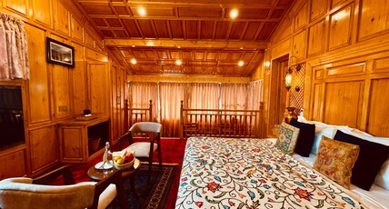 Kashmir Mahal Resorts by Stay Pattern - Dal Lake Room Type - Premier Room