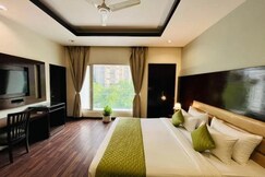 Star Stays Kaushambi