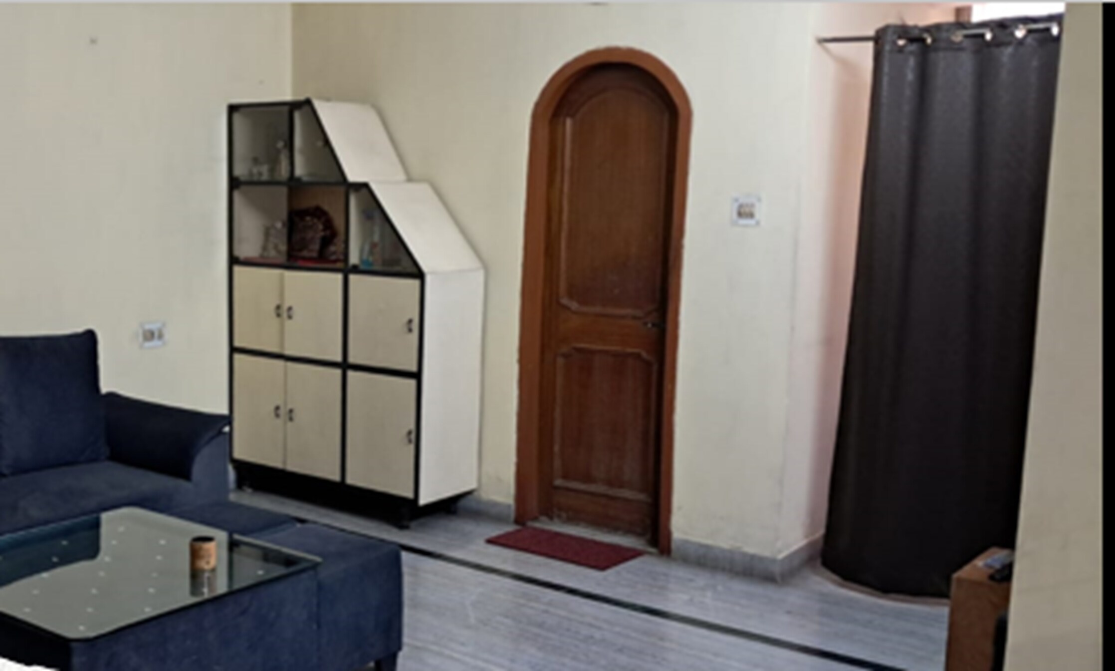 SMS Guest House- Shanti Hari 1-H - Tap to explore photos