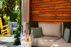 Kimpton Surfcomber Hotel, an IHG hotel
