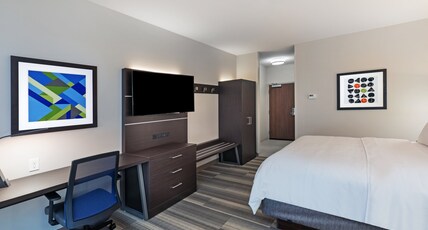 Holiday Inn Express & Suites Purcell Room Type - 1 King Bed Suite Comm Accessible