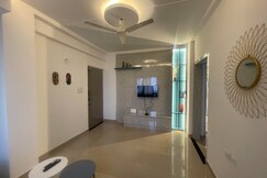 Greenfall Big 2BHK flat, 10 min to IKEA Whitefield