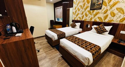 HOTEL DOWNTOWN Room Type - Deluxe Twin Room